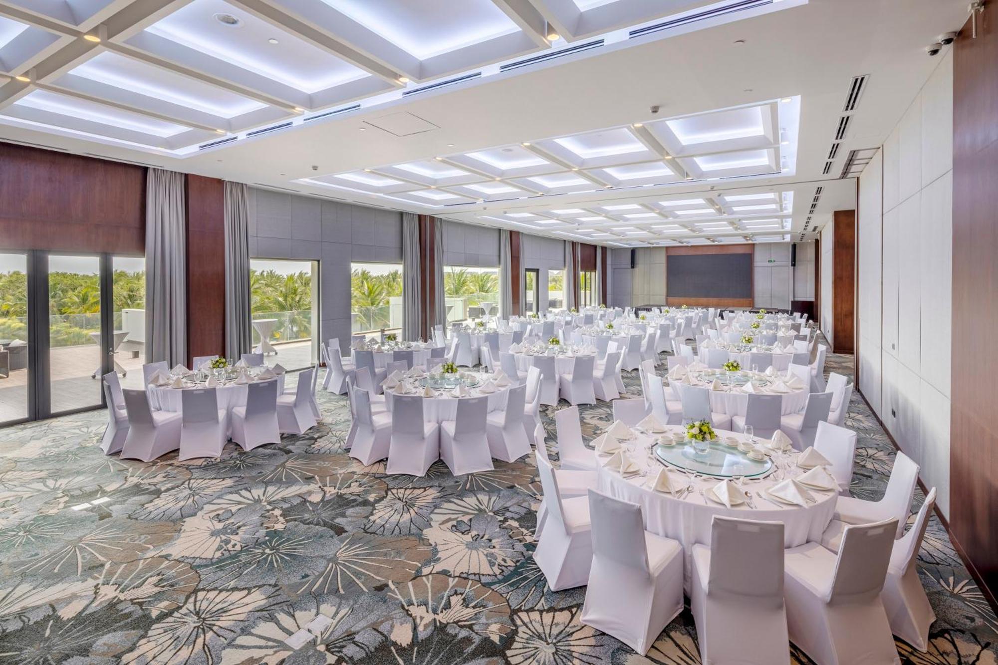Melia Ho Tram Beach Resort Dış mekan fotoğraf The ballroom