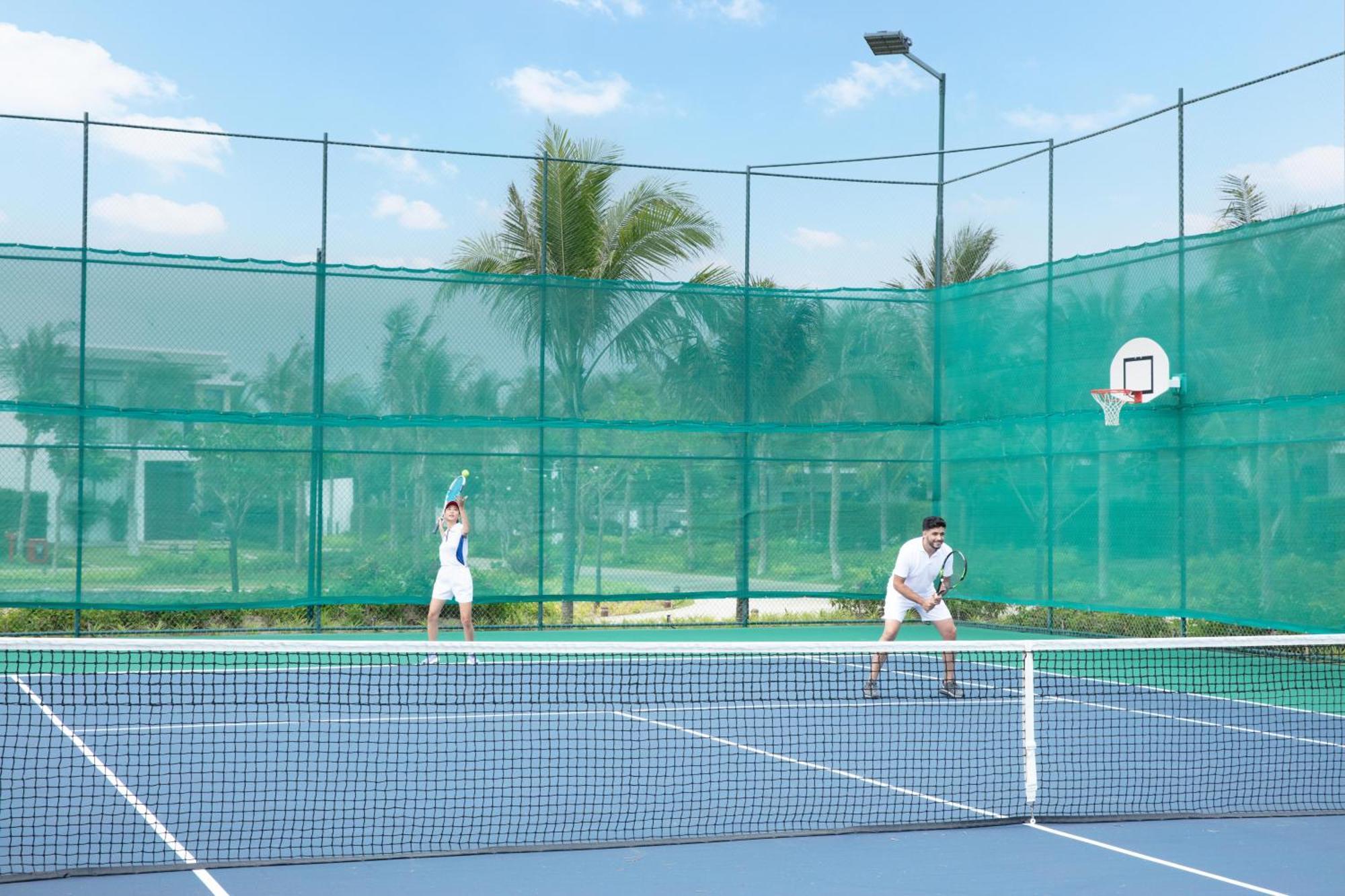 Melia Ho Tram Beach Resort Dış mekan fotoğraf Tennis