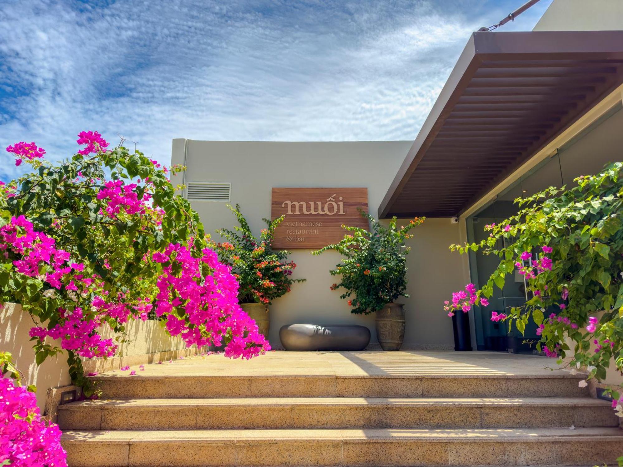 Melia Ho Tram Beach Resort Dış mekan fotoğraf Entrance to the museum