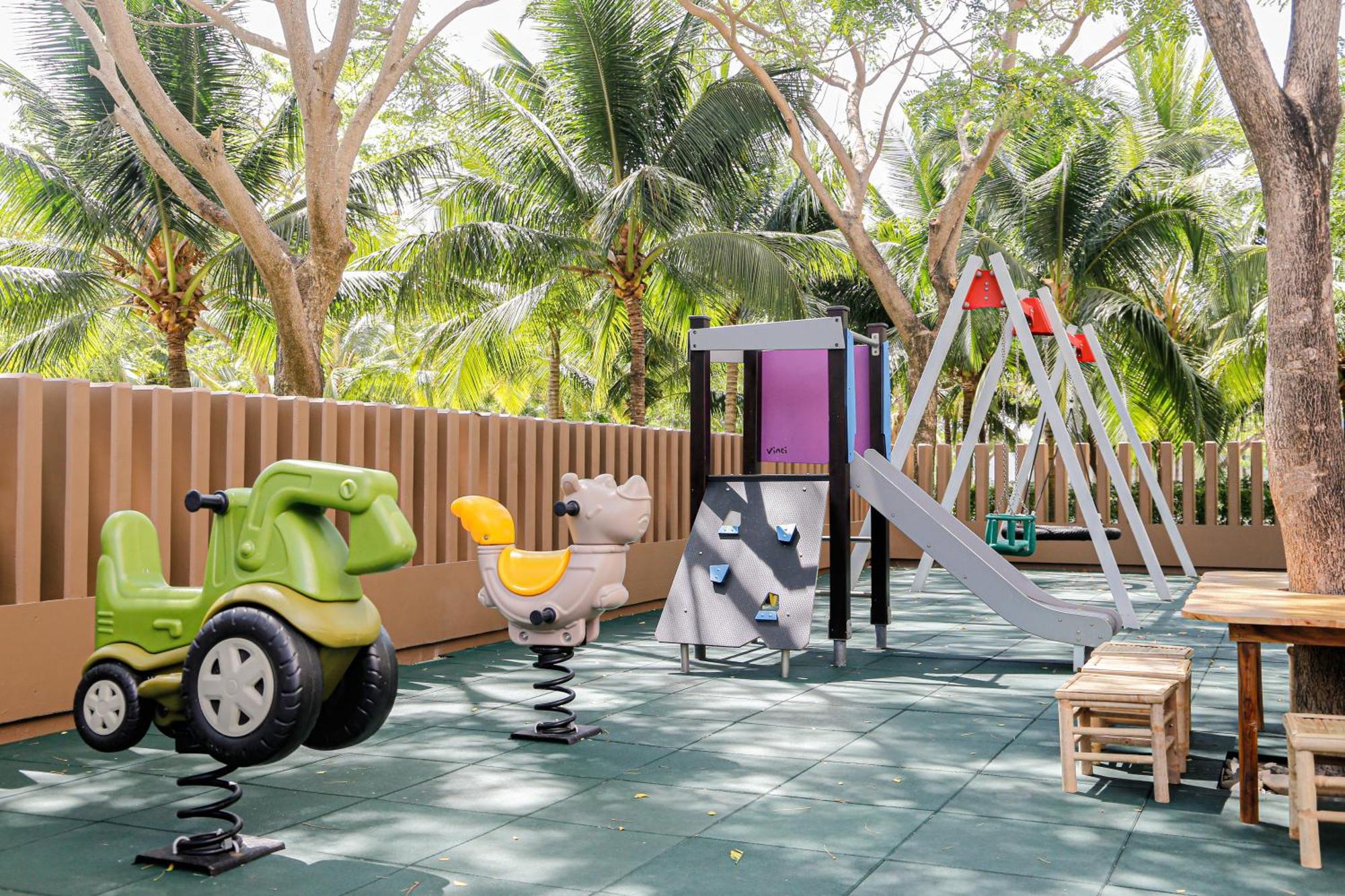 Melia Ho Tram Beach Resort Dış mekan fotoğraf Playground at the hotel